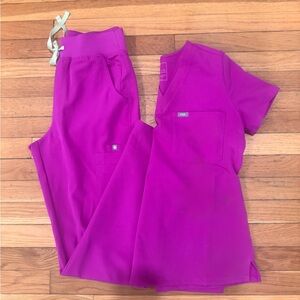 Figs purple scrub set